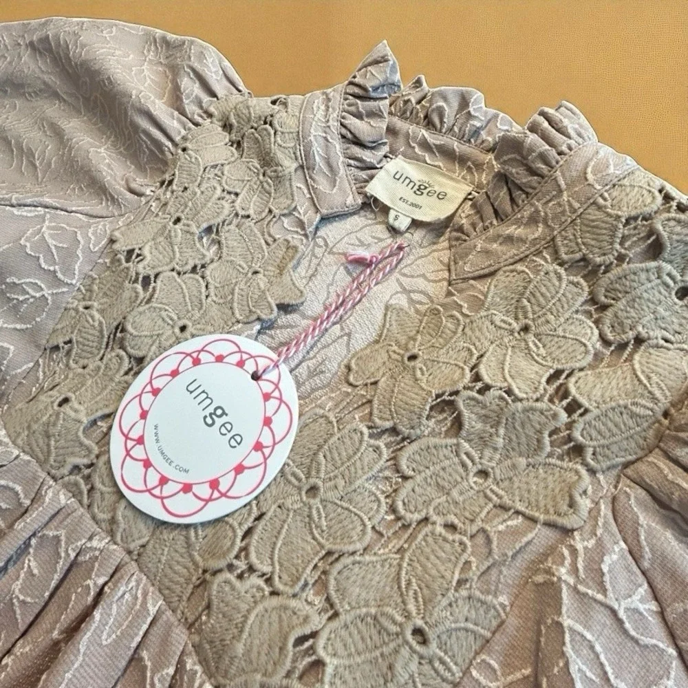 NWT Women's Umgee Jacquard Dress Small Beige Lace‎ Puff Sleeve Floral Boho Shift